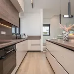 Awesome In With Sauna * توراني