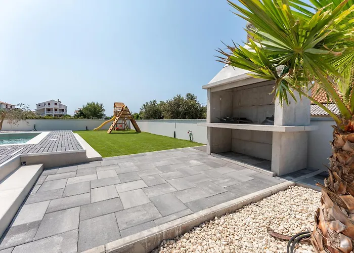 Vikendica Cozy In With Sauna Turanj