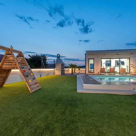 Holiday home Cozy In With Sauna Turanj
